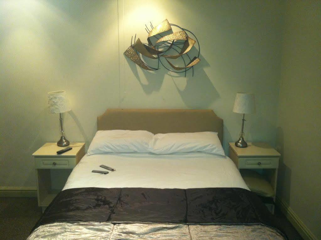 Dimple Well Lodge Hotel Вейкфілд Екстер'єр фото